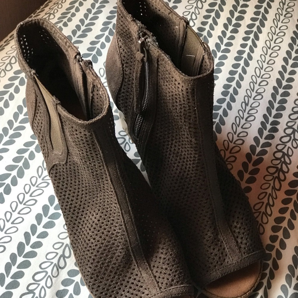 Booties - Picture 3 of 4